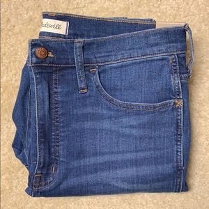 Madewell 10” high rise Roadtripper jeans. Size 30
